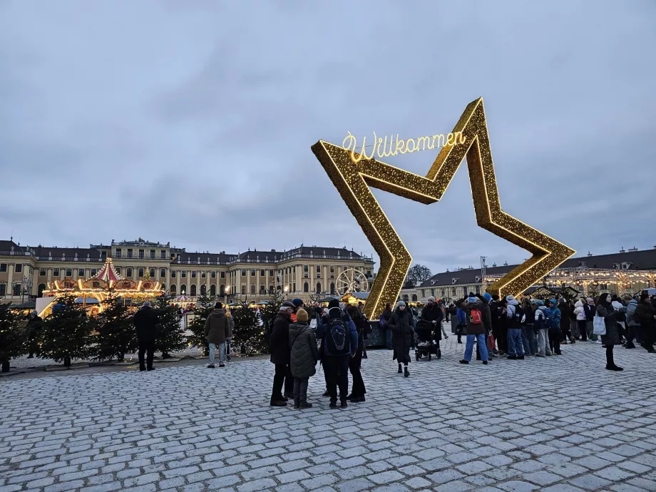 Schönbrunn Christmas Market