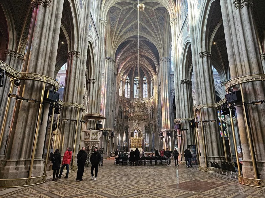 Votive church, interior