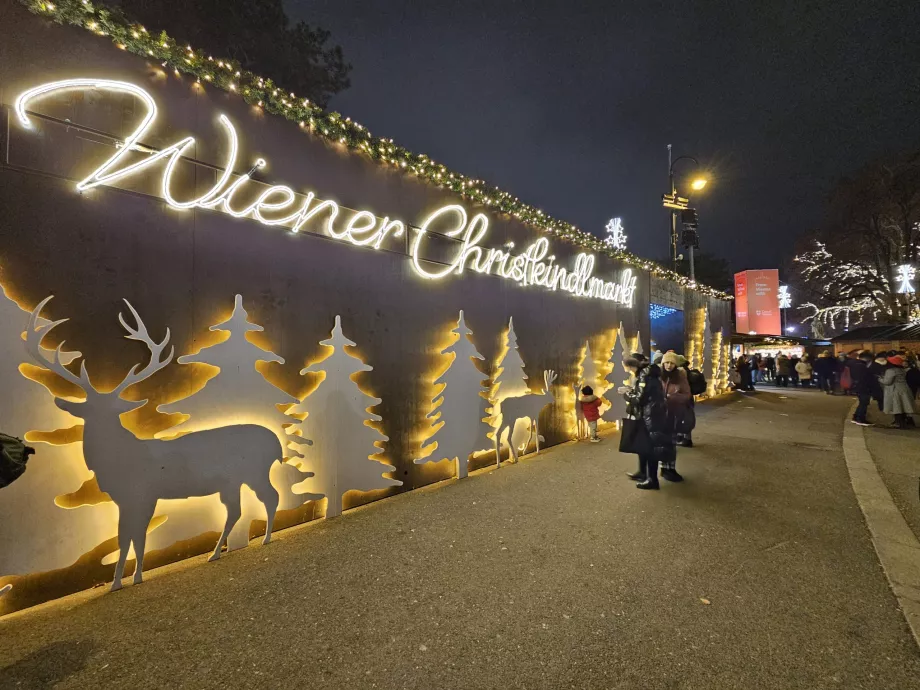 Christmas market in front of the town hall