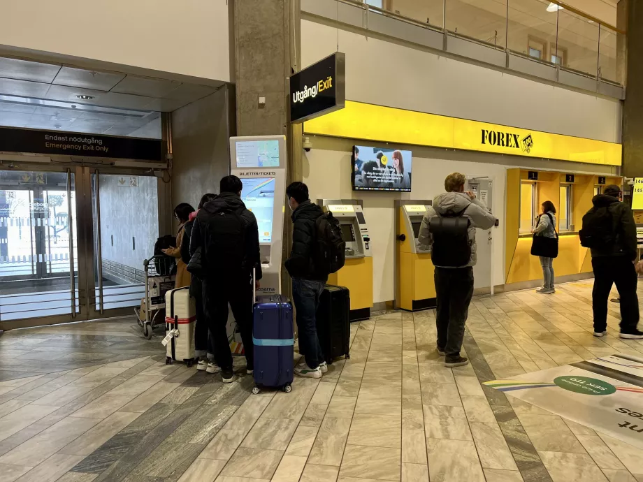 Ticket machine next to the exchange office at Goteborg Airport