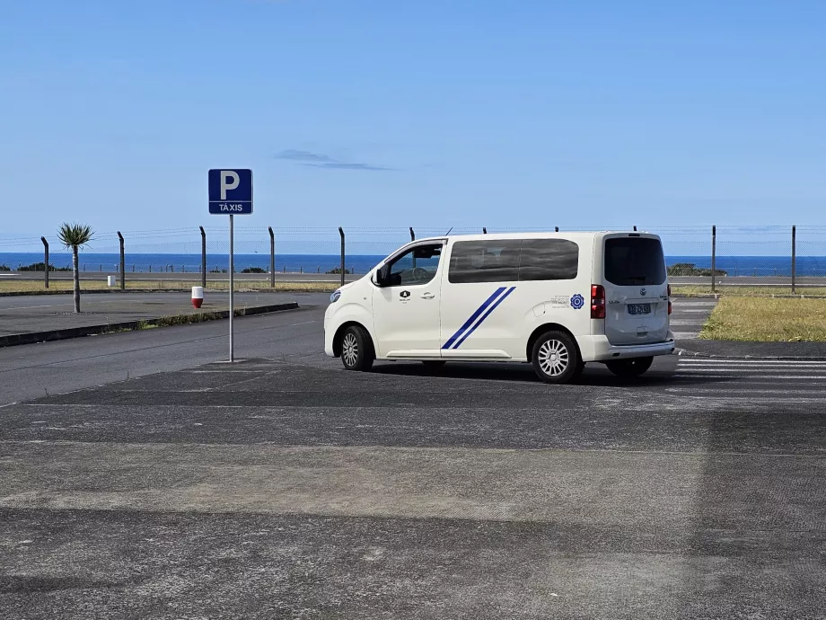 Taxi outside Pico Airport