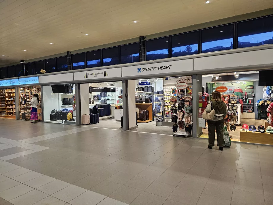 Shops in the public area, PDL airport