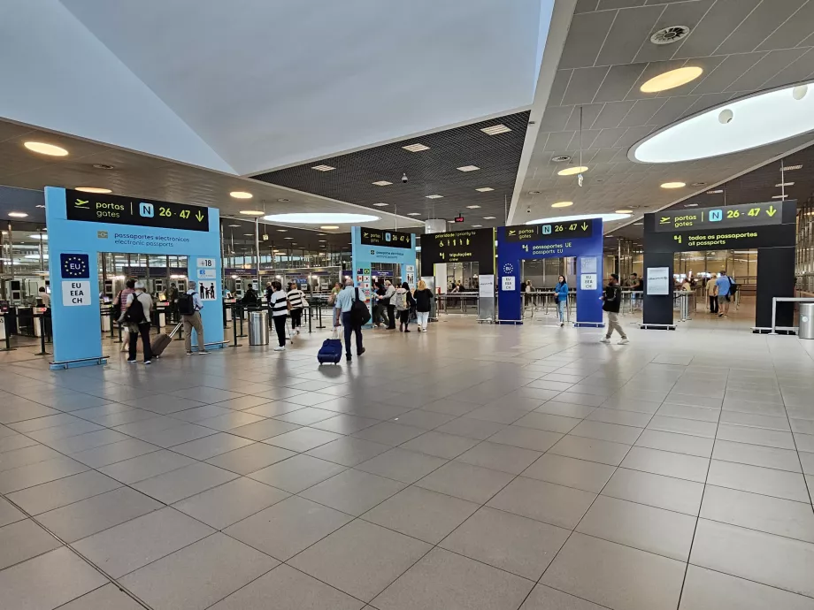 Passport control, Lisbon Airport