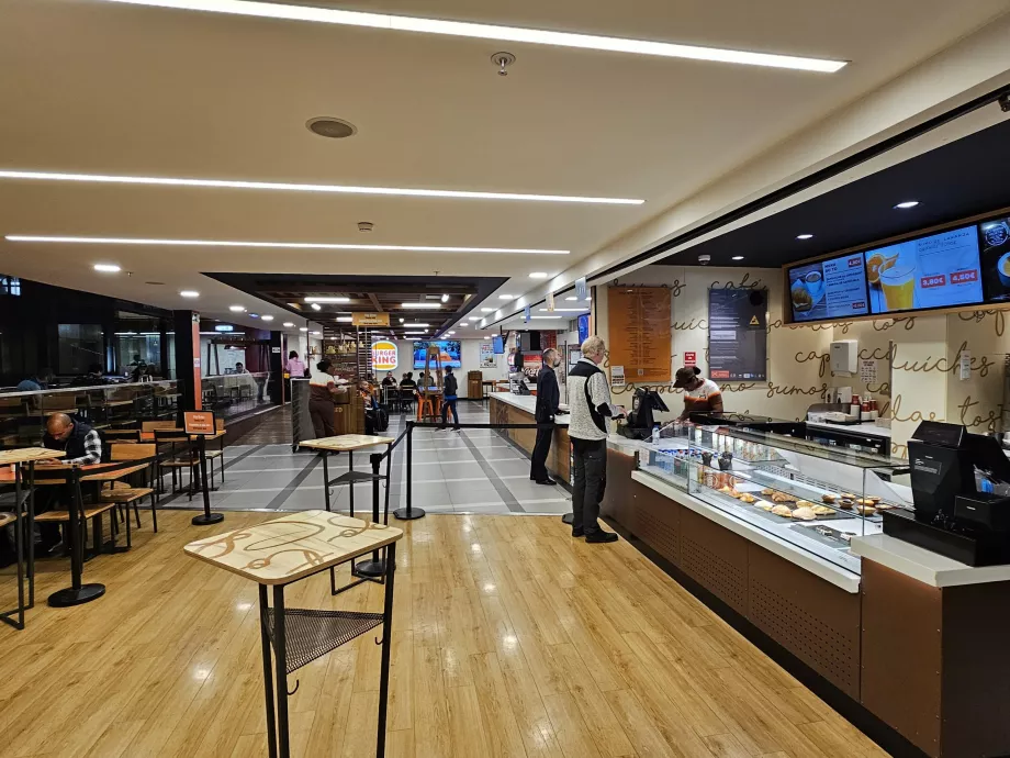 Burger King in the public area of Terminal 1