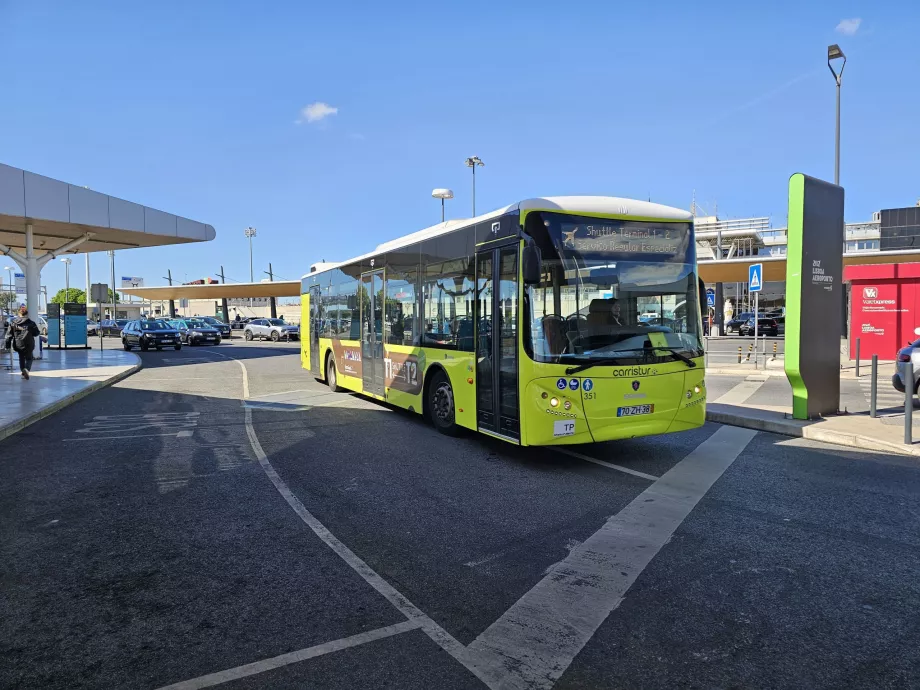 Shuttle bus between terminals