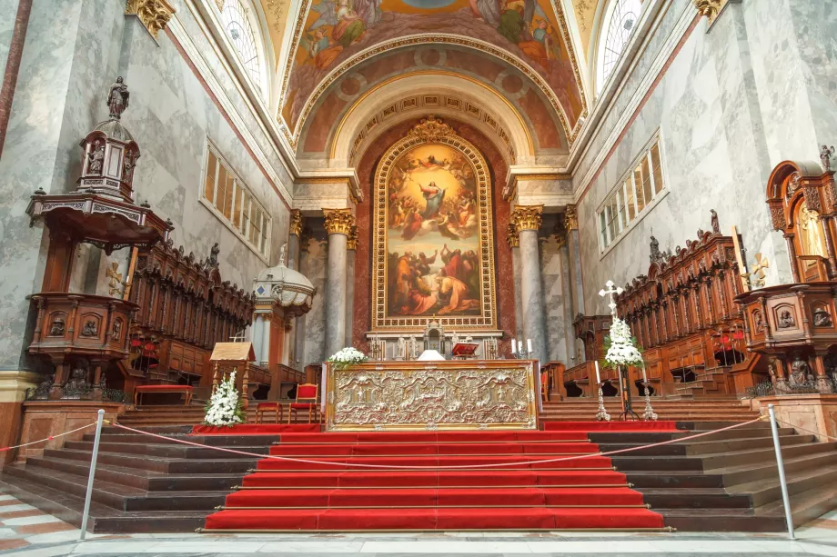 Interior of the basilica in Ostrihoma