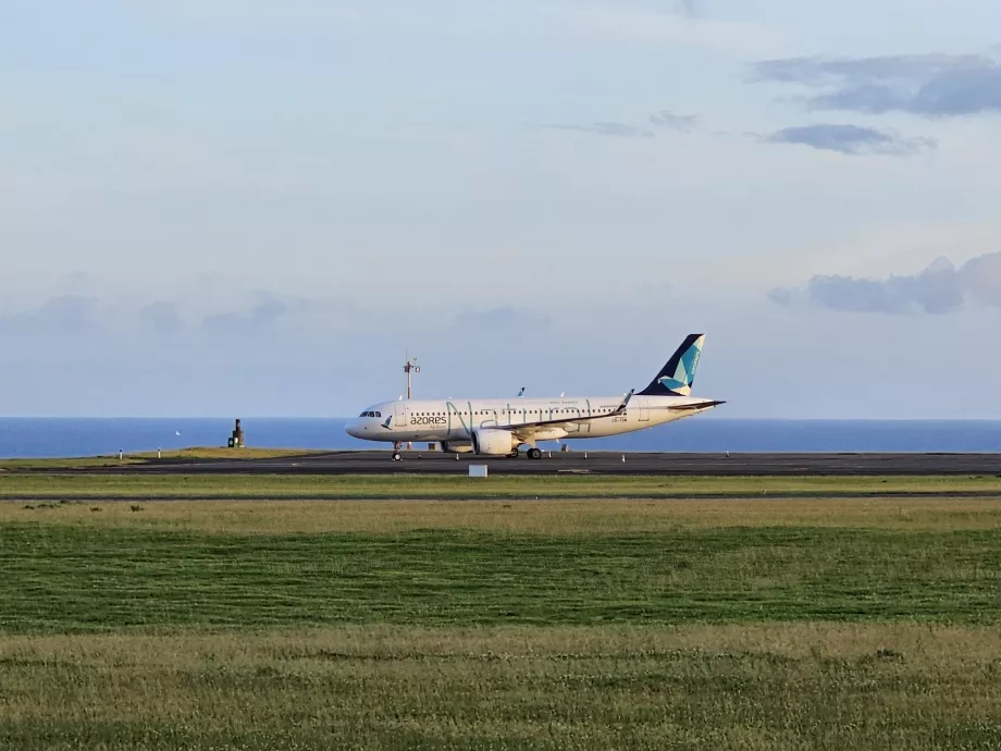 Azores Airlines, Airbus A320 with the inscription "Natural"