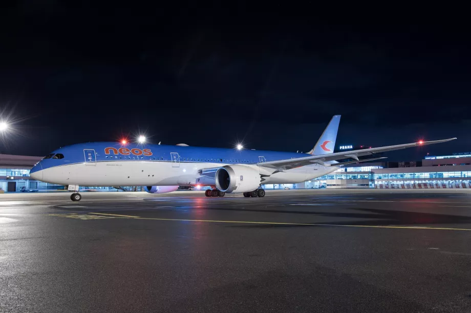 Neos Boeing 787-900 in Prague PRG