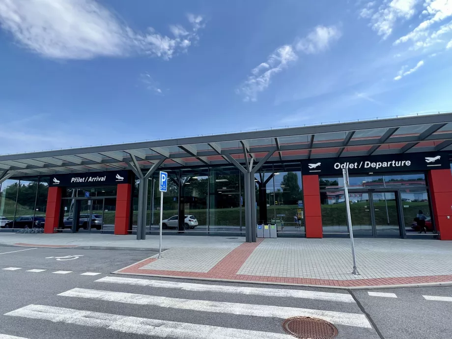 Departures and Arrivals České Budějovice Airport