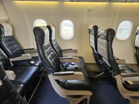 Seats and legroom, Dash 8 Q200