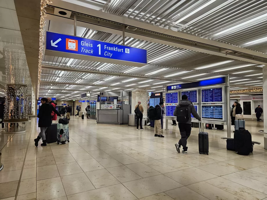 Train station, FRA airport