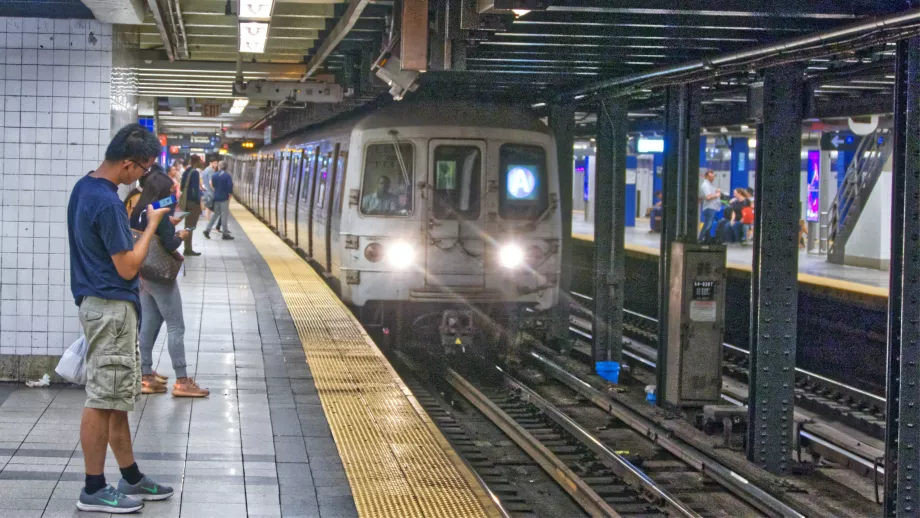 Canal Street station on the A line