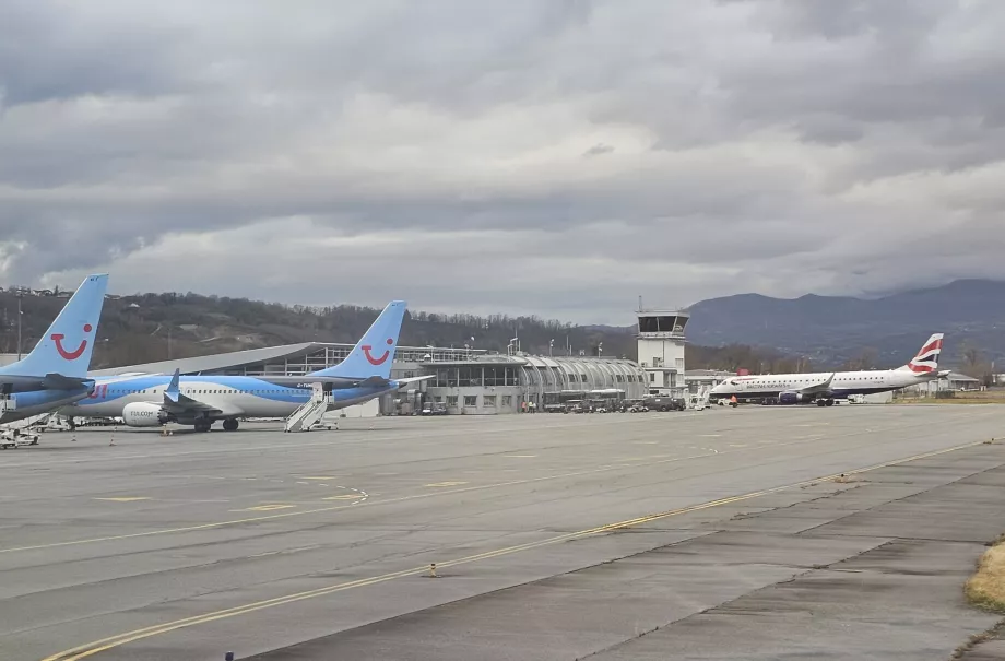 arrival by airport Chambéry