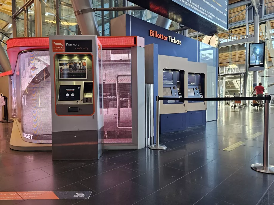 Ticket machines: on the left Flytoget, on the right trains Vy