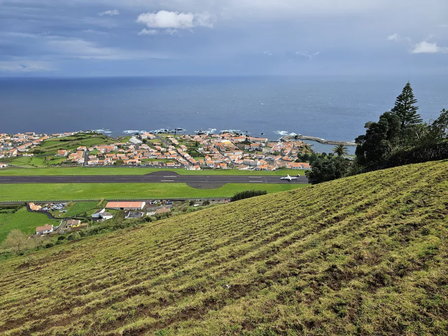 View of the runway and Santa Cruz das Flores