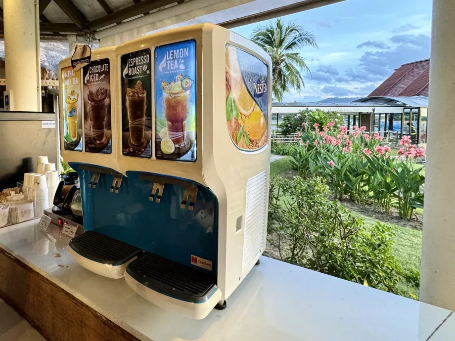 Beverage vending machine