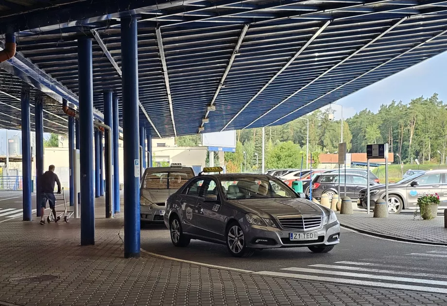 Taxi, airport Szczecin