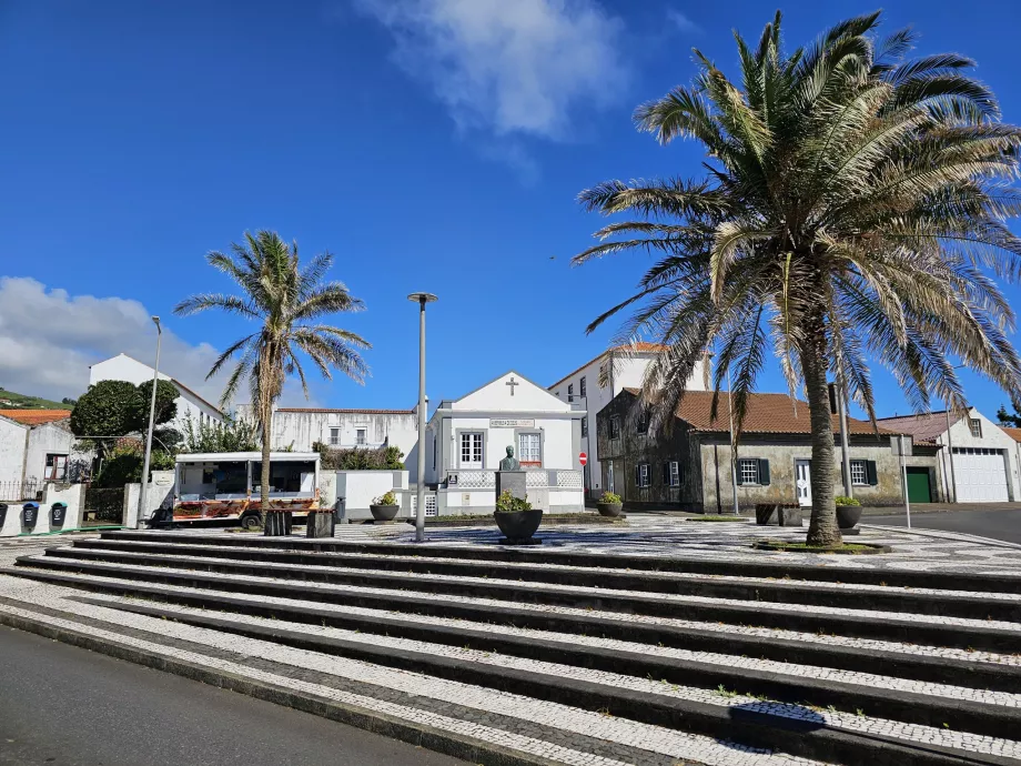 Square in Santa Cruz das Flores