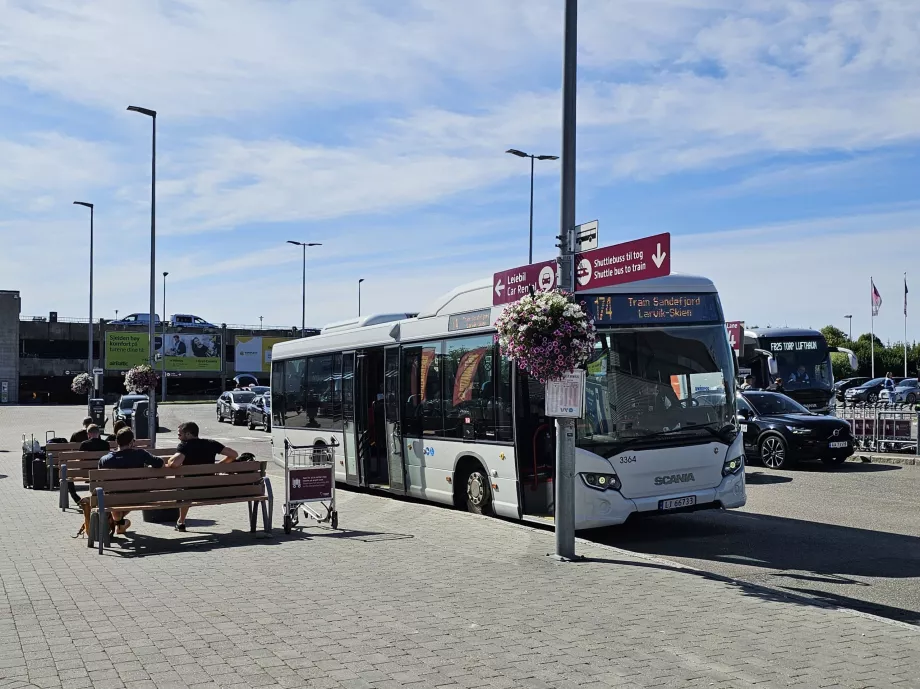 Shuttle bus to Torp train station