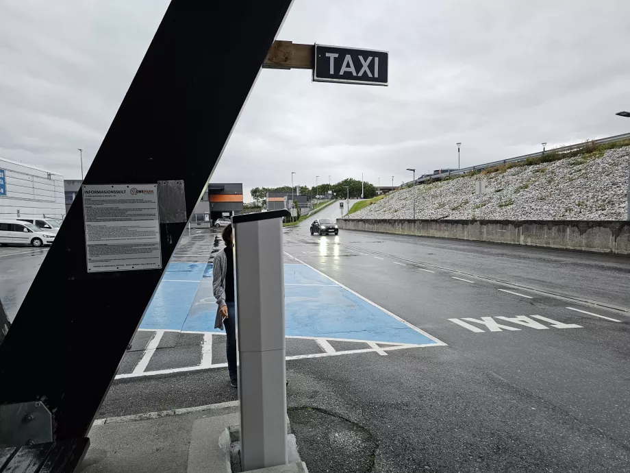 Taxi stand, Molde airport