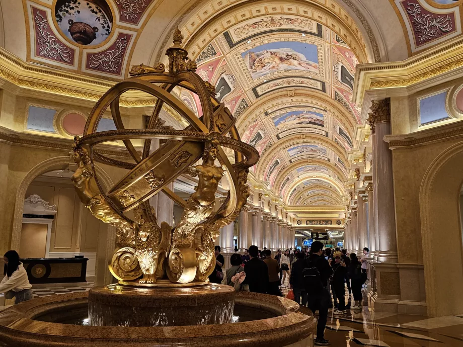 Entrance hall, Venetian