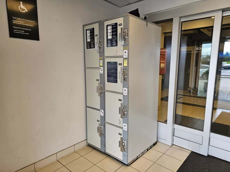 Lockers for luggage storage