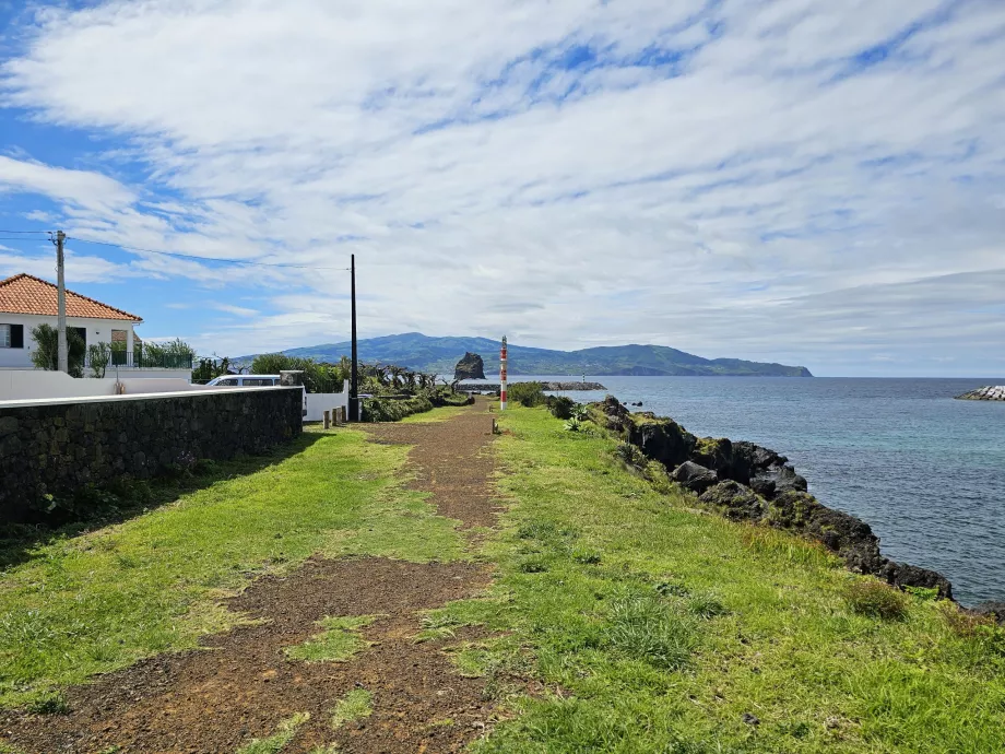 Walking path along the sea