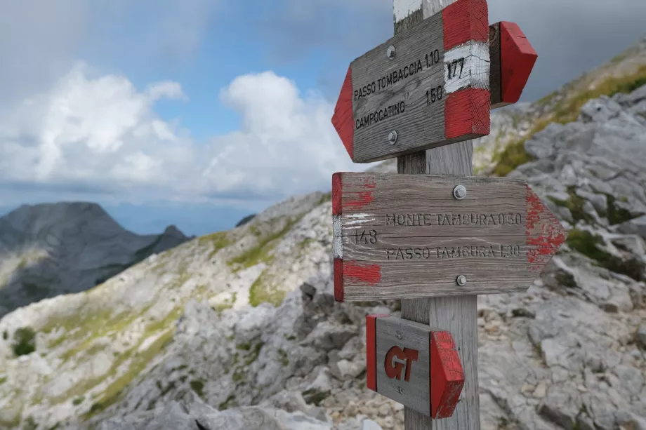 Signage in the Apuan Alps