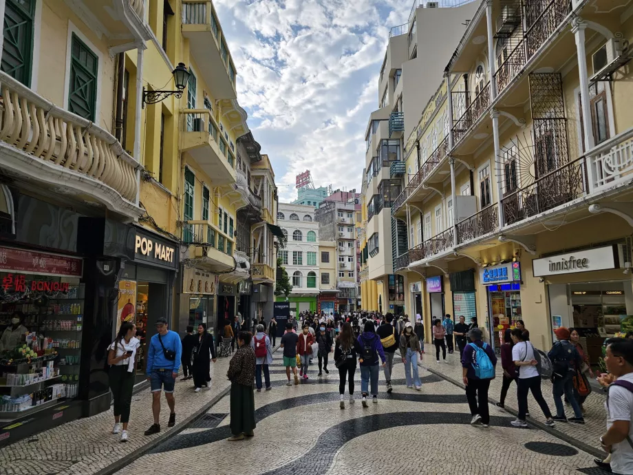 Soriano Street, a free extension of Senate Square