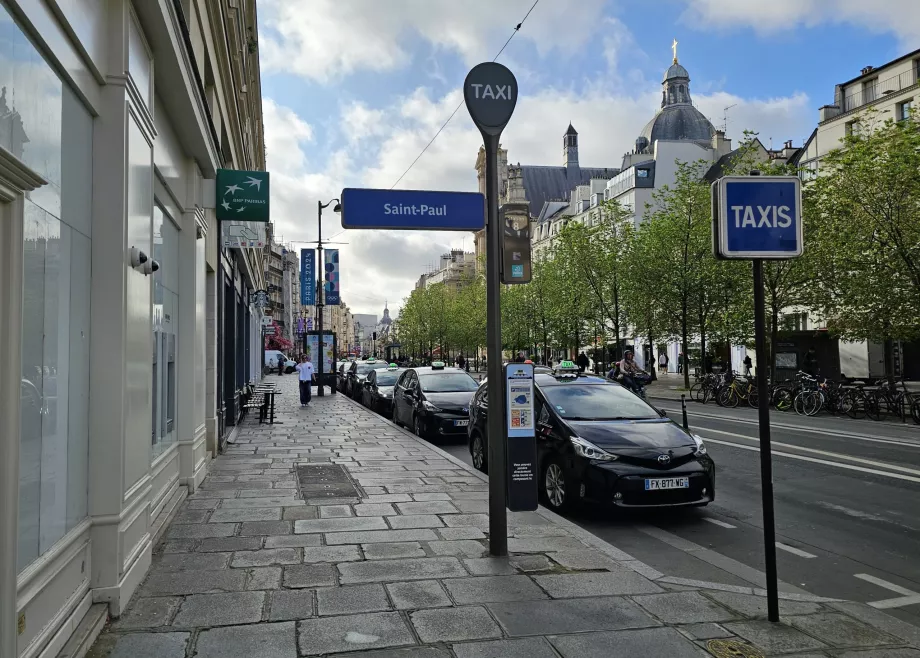 Taxi in Paris