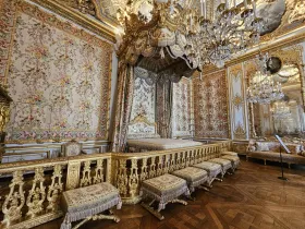 Queen's Hall, Versailles