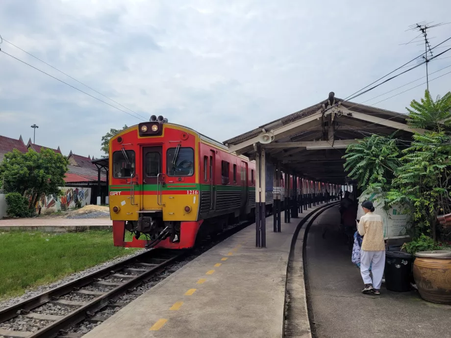 Ban Laem Railway Station