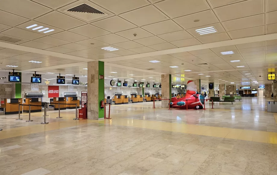 Check-in hall, Girona Airport