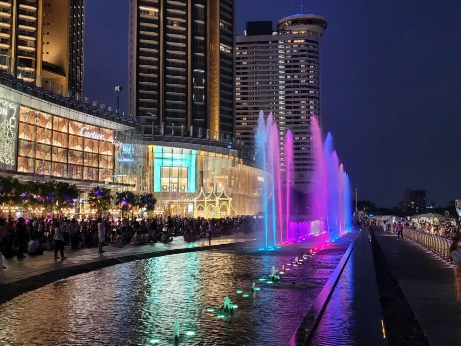 Fountain at Iconsiam