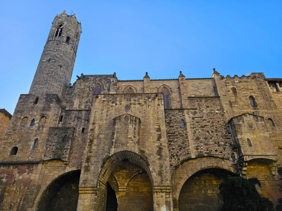 Romanesque walls