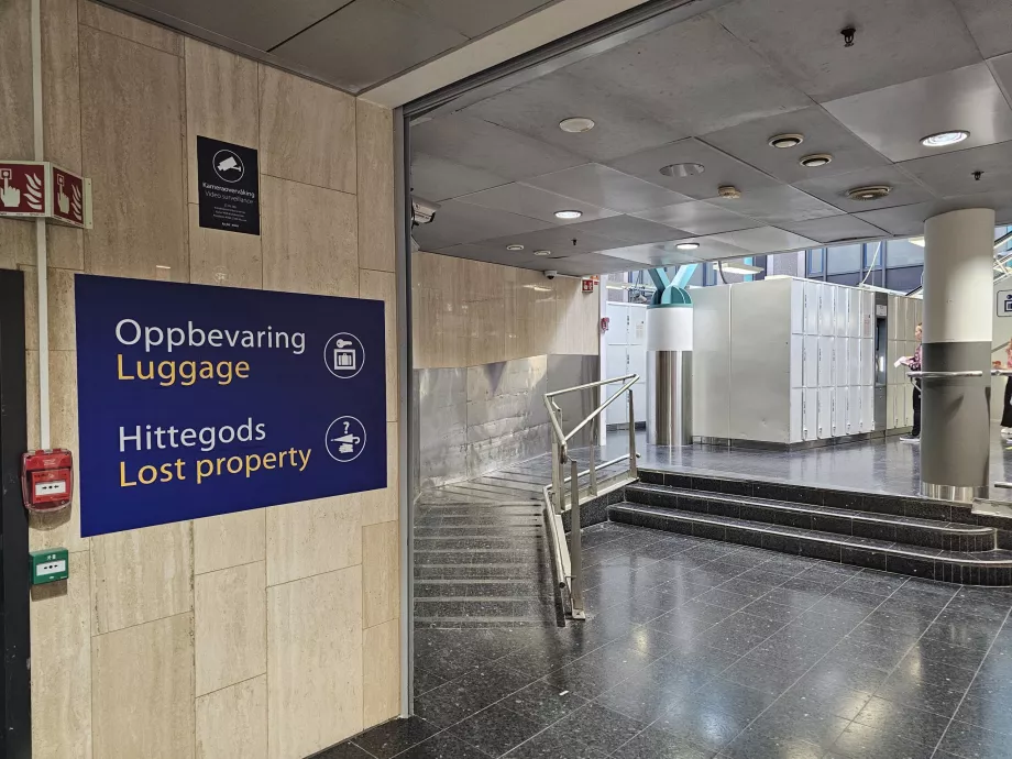 Luggage storage at Oslo S station