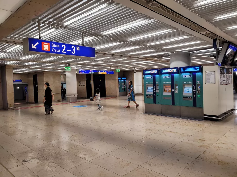 Frankfurt public transport ticket machines