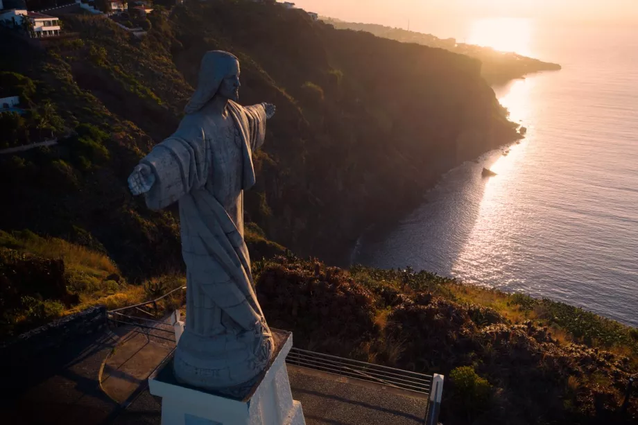 Christ statue in Garajau