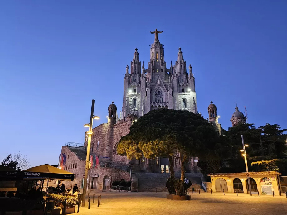 Tibidiabo Temple in the dark