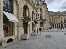 Luxury shops on Place-Vendôme