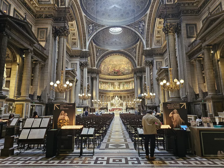 Church of Madeleine, interior