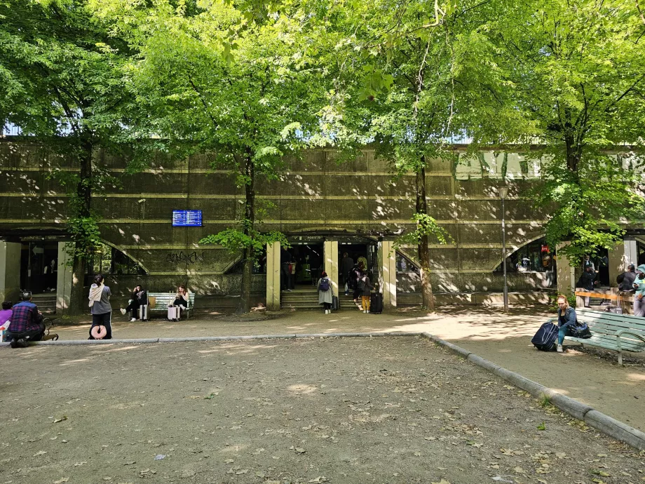 Entrance to Bercy bus station