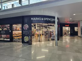 Supermarket, public area, Terminal 2F (arrivals)