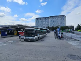 Buses to central Paris (platform E)