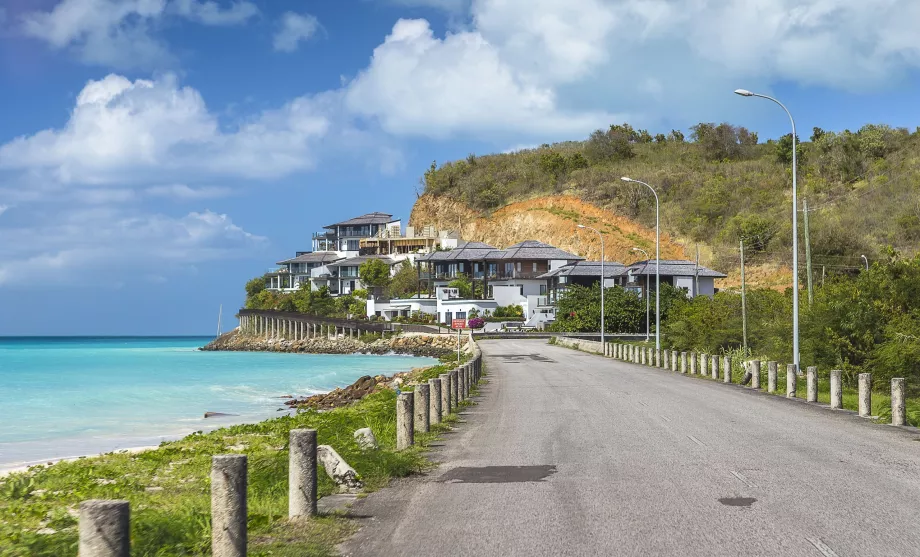 Antigua roads