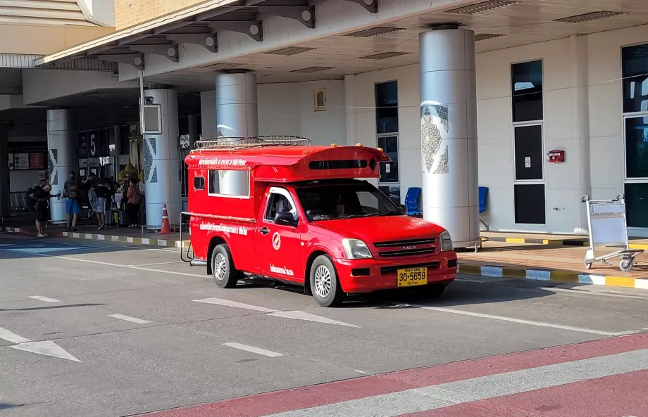 Songhtaew in front of CNX terminal