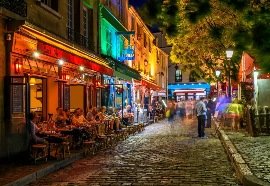 Montmartre nightlife