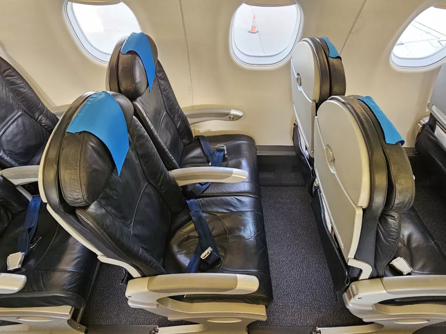 Embraer 195 seats