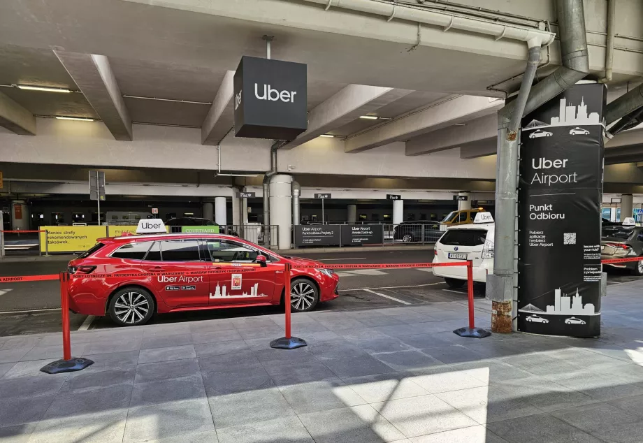 Uber Airport stop at Warsaw Airport