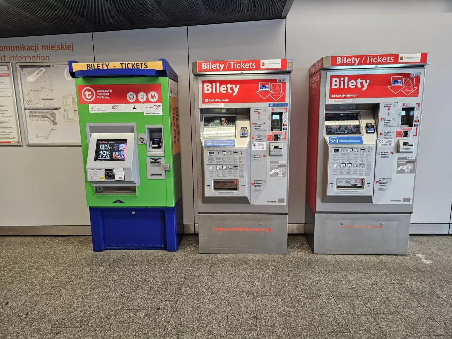 Ticket machines at the train station (left for the RL line, right for the S-SKM lines)